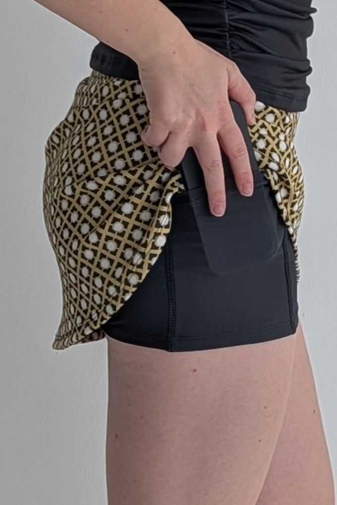 Charlotte-Gold Rush-Dot Dot Dot