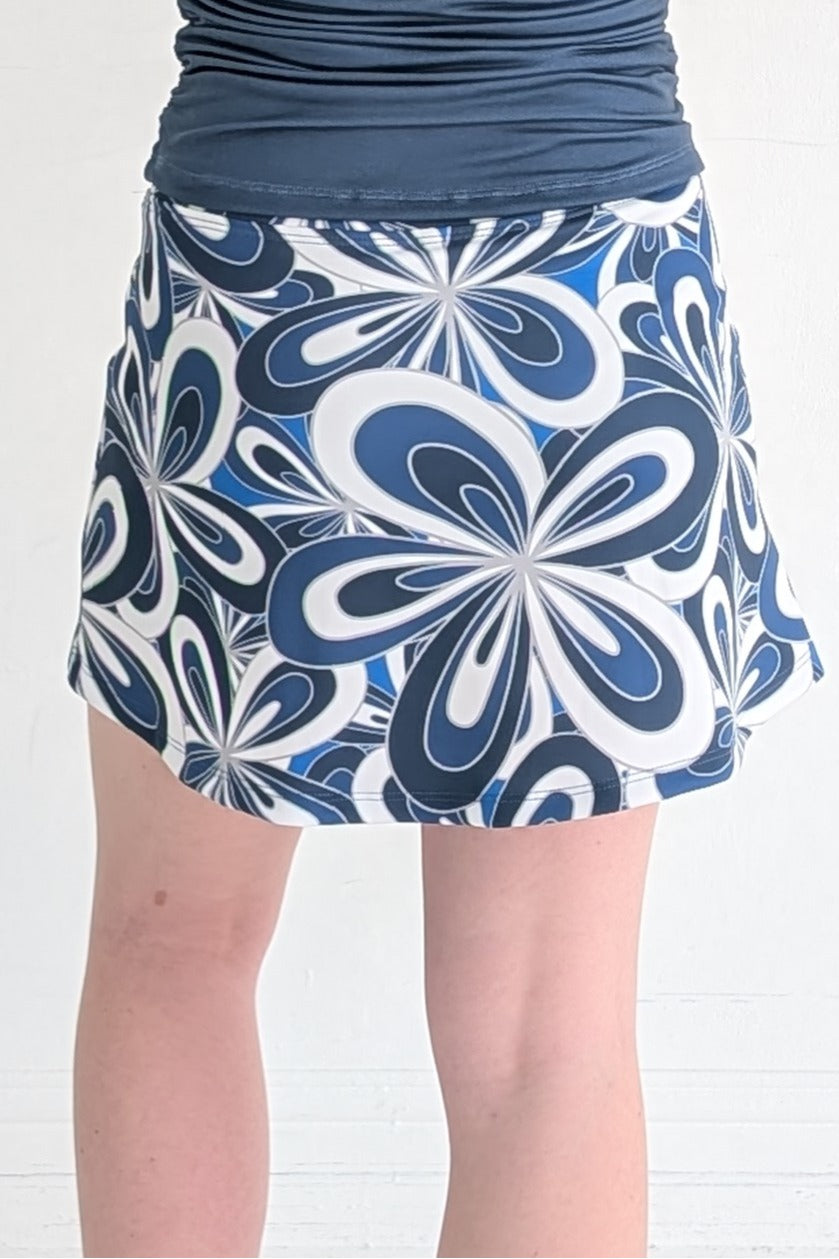 Charlotte-Sapphire-Groovy Flowers