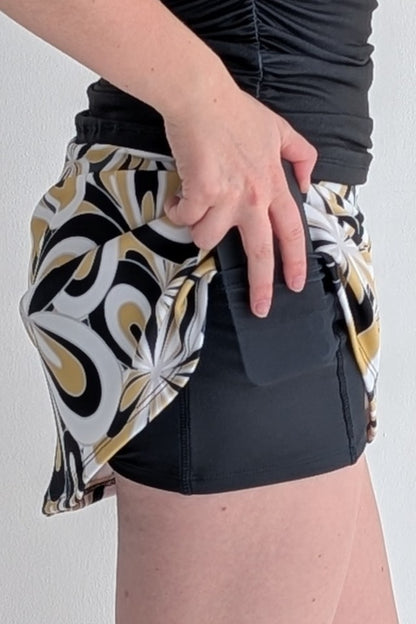 Charlotte-Gold Rush-Groovy Flowers