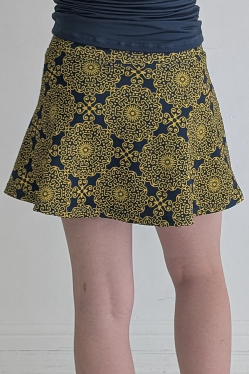 Dolly-Sapphire Glow-Tapestry