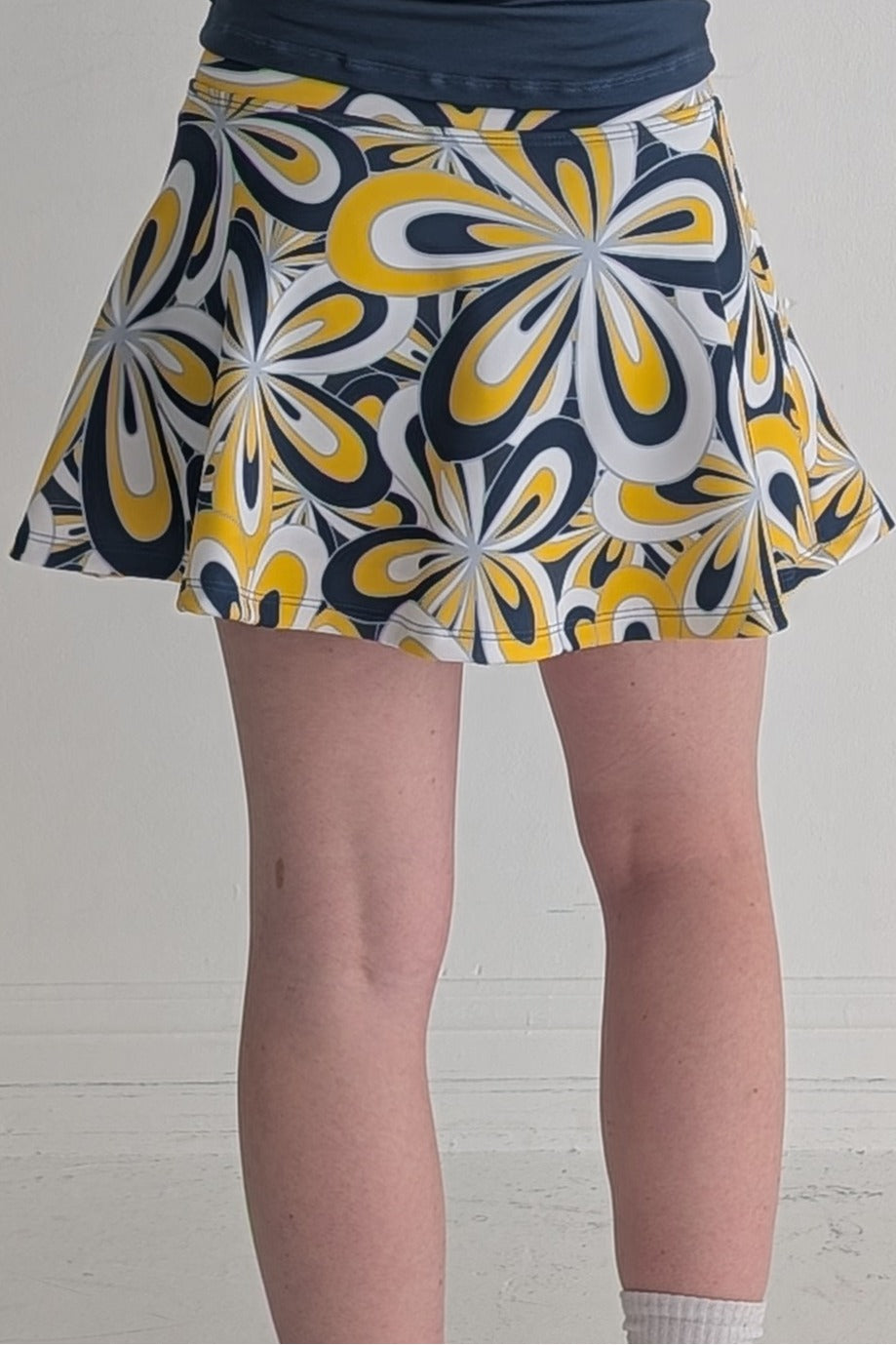 Farrah-Sapphire Glow-Groovy Flowers